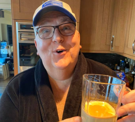 Tom Skilling was born in the Chicago suburb of Aurora, Illinois.